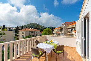 In-room safe, free cribs/infant beds, free WiFi, bed sheets - Villa Vinka (Dubrovnik)