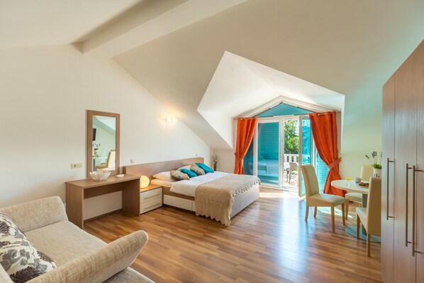 In-room safe, free cribs/infant beds, free WiFi, bed sheets - Villa Vinka (Dubrovnik)