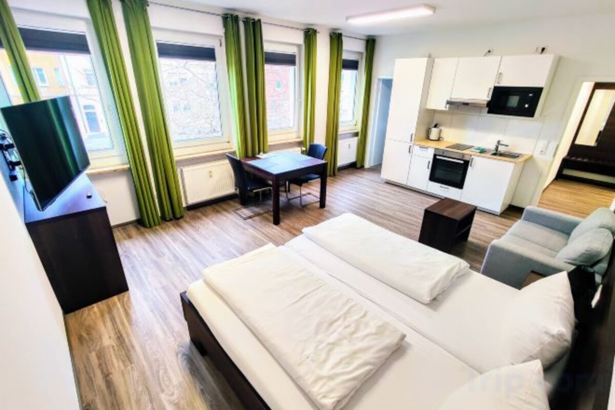 Bureau, chambres insonorisées, Wi-Fi gratuit, draps fournis