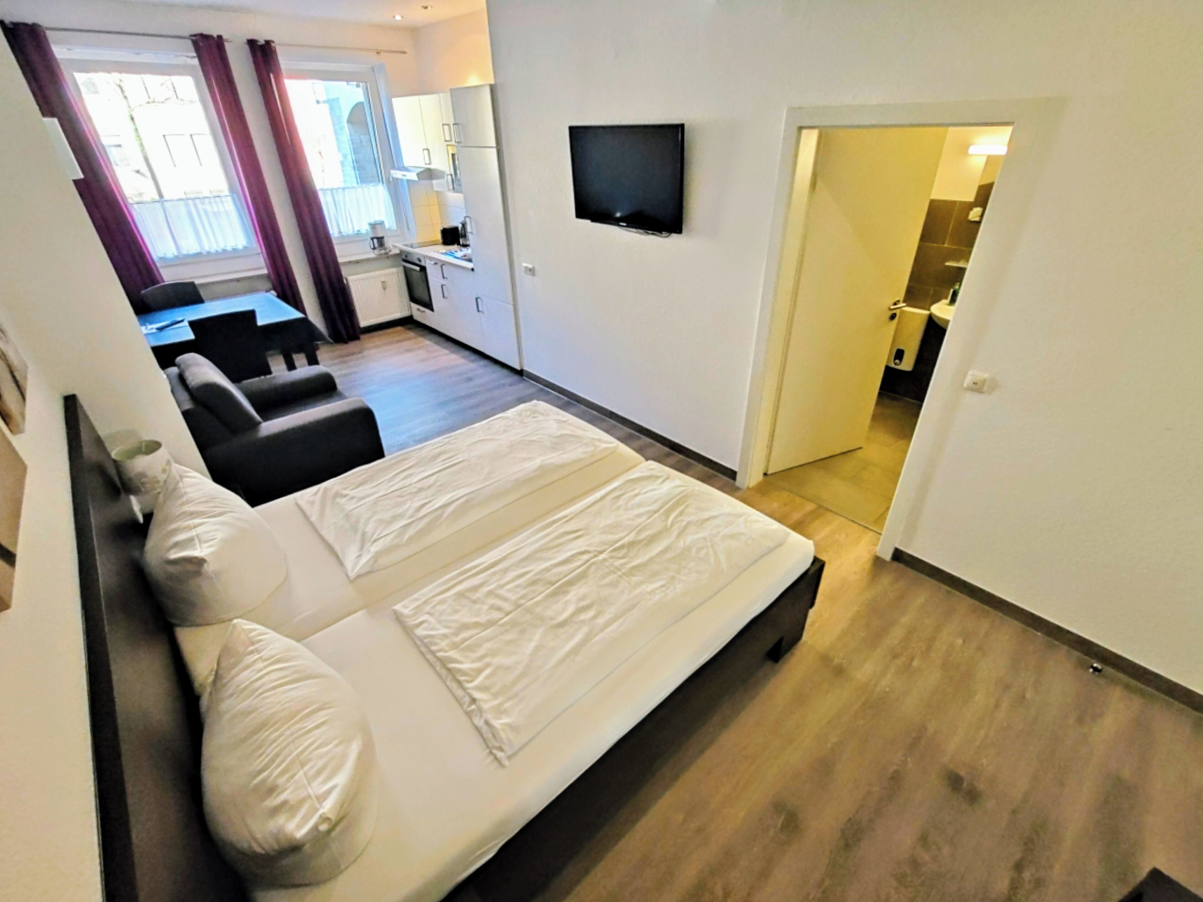 Standard-Studio | Wohnbereich | Flachbildfernseher