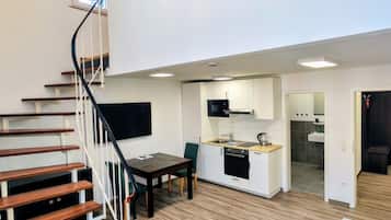 Comfort Studio | In-room dining