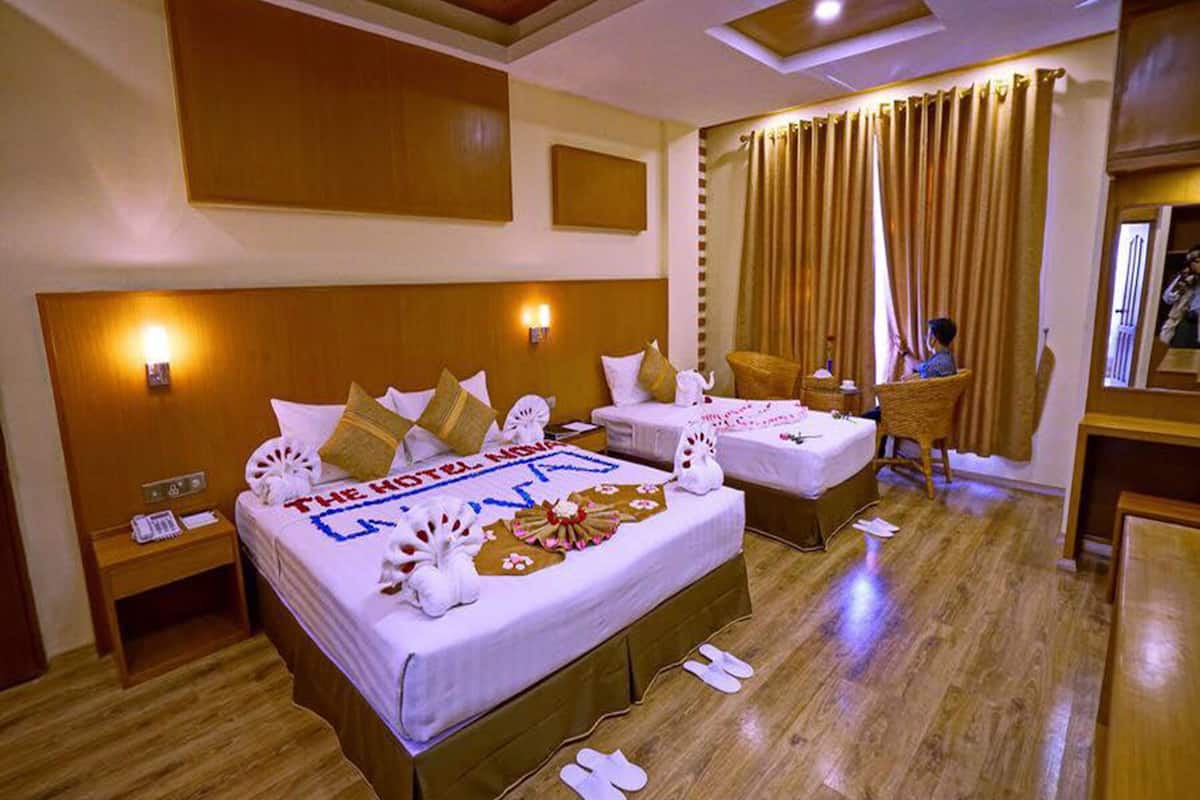 junior suite | premium bedding, minibar, in-room safe, individually furnished