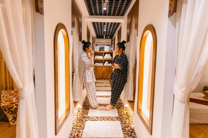 Aromatherapy, Thai massages, body scrubs, reflexology, 4 treatment rooms