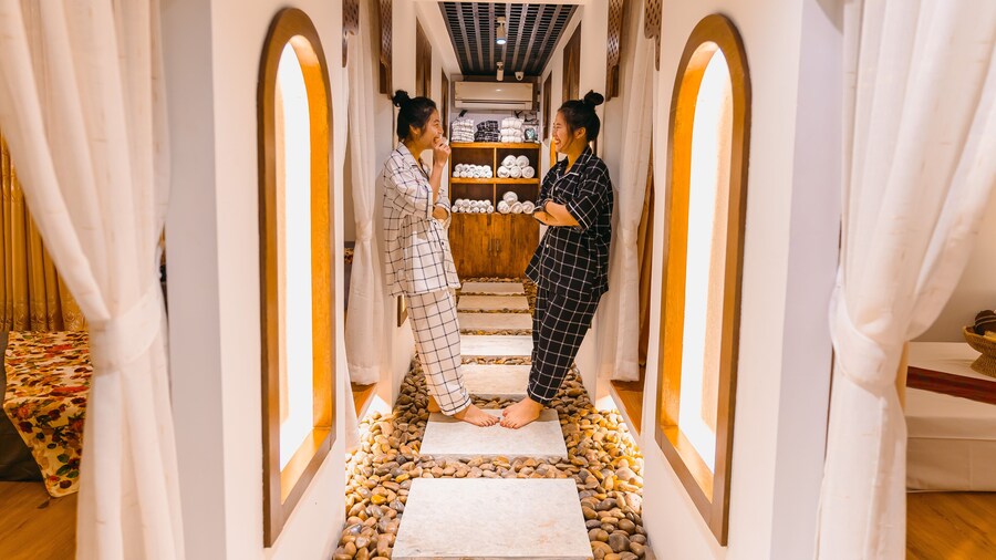 เดอะโฮเทลนอวา