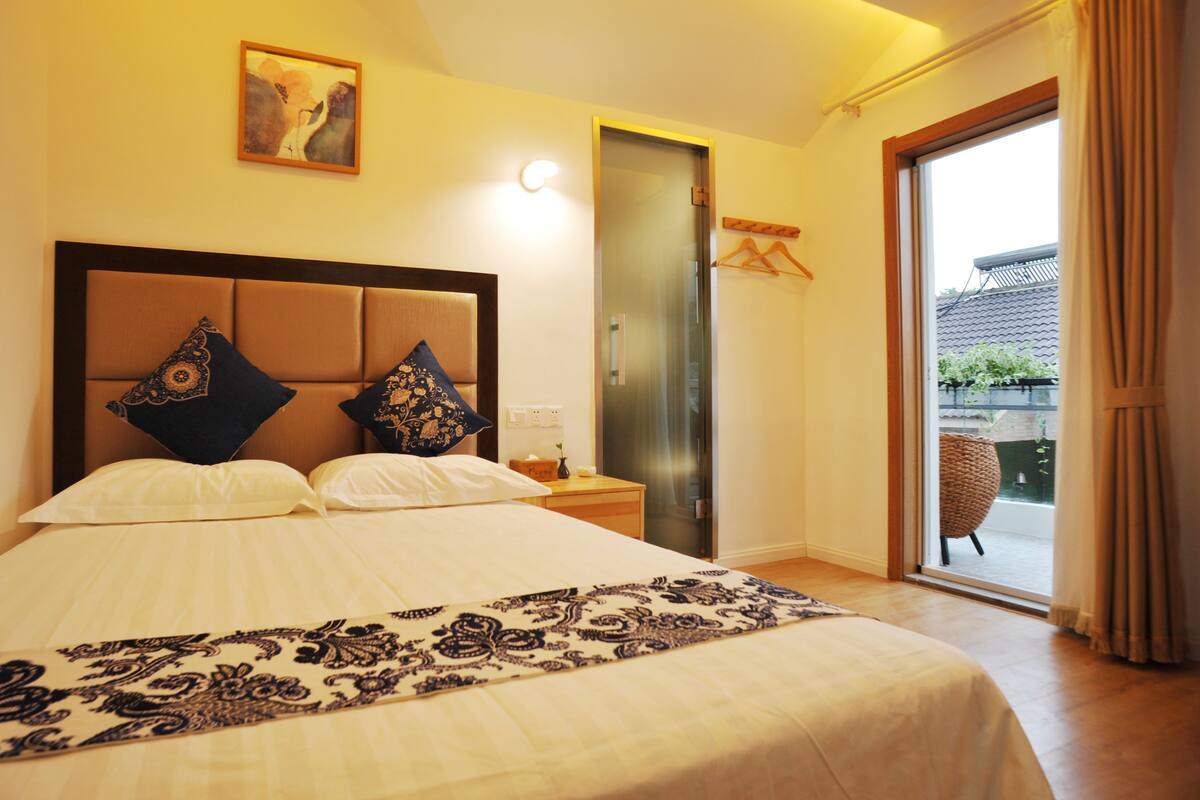 Double Room With Balcony B | Desk, blackout drapes, WiFi (free)