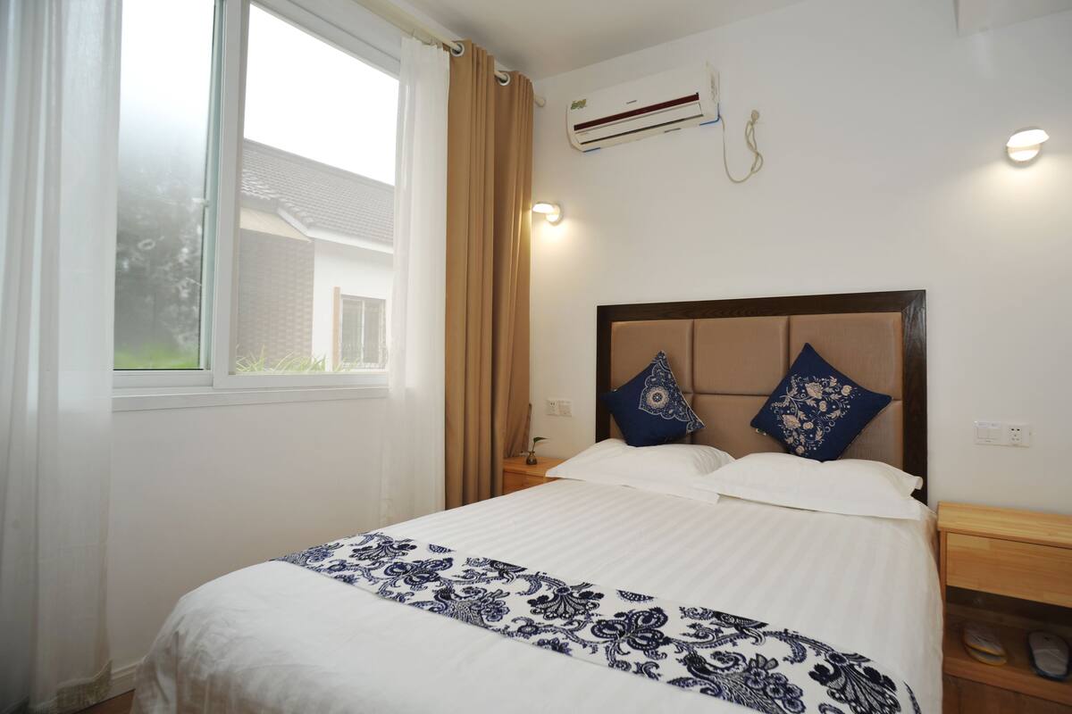 Double Room B | Desk, blackout drapes, WiFi (free)