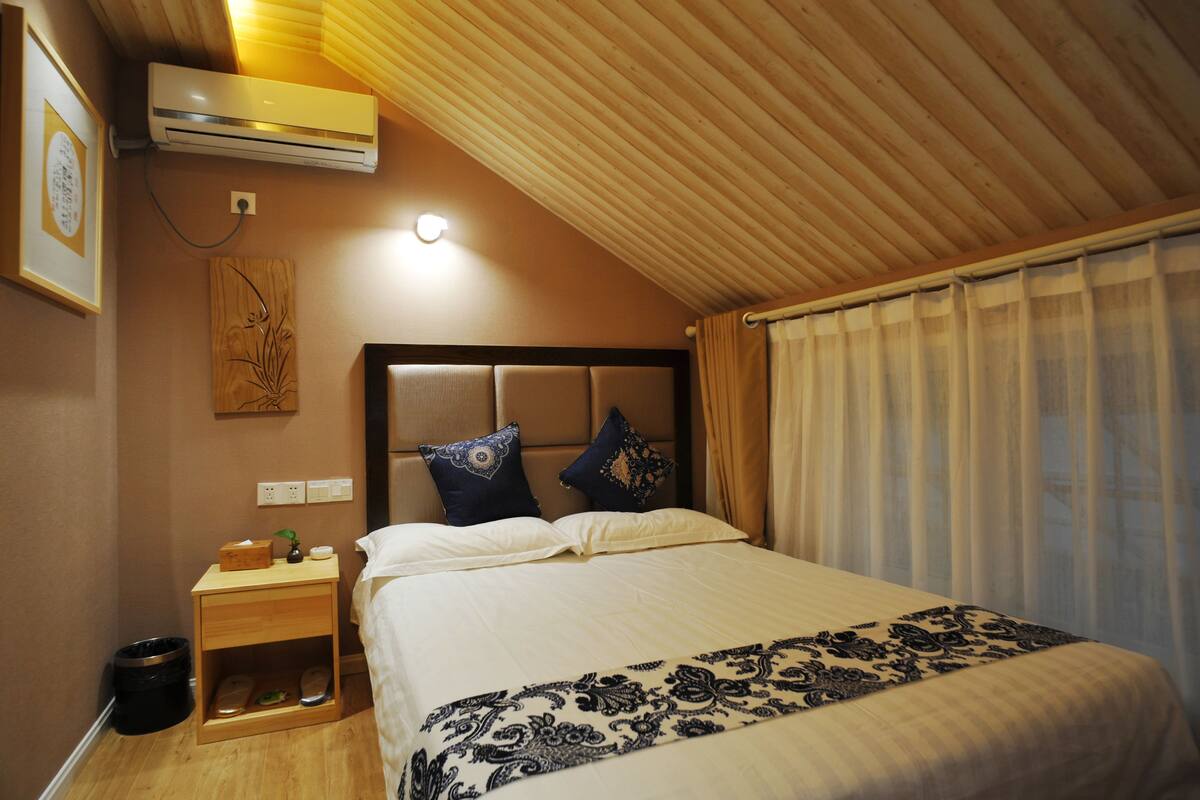 Double Room C | Desk, blackout drapes, WiFi (free)