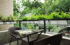 Habitación doble, balcón | Escritorio, cortinas opacas, wifi gratis