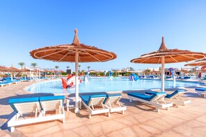 3 outdoor pools, pool umbrellas, pool loungers