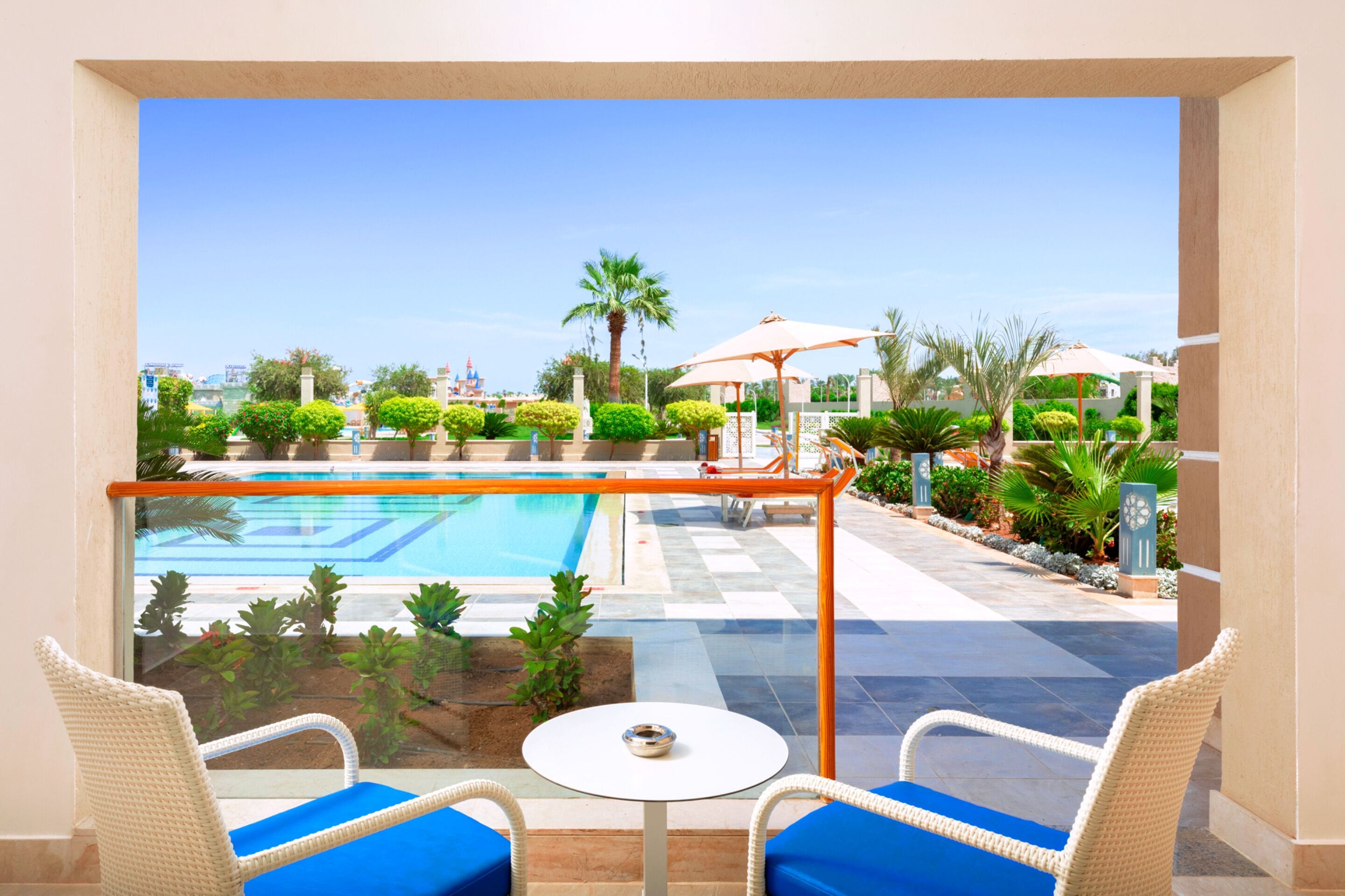 King Suite With Pool View | Vista do quarto