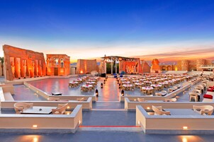 3 restaurants, breakfast, lunch, dinner served; Asian cuisine