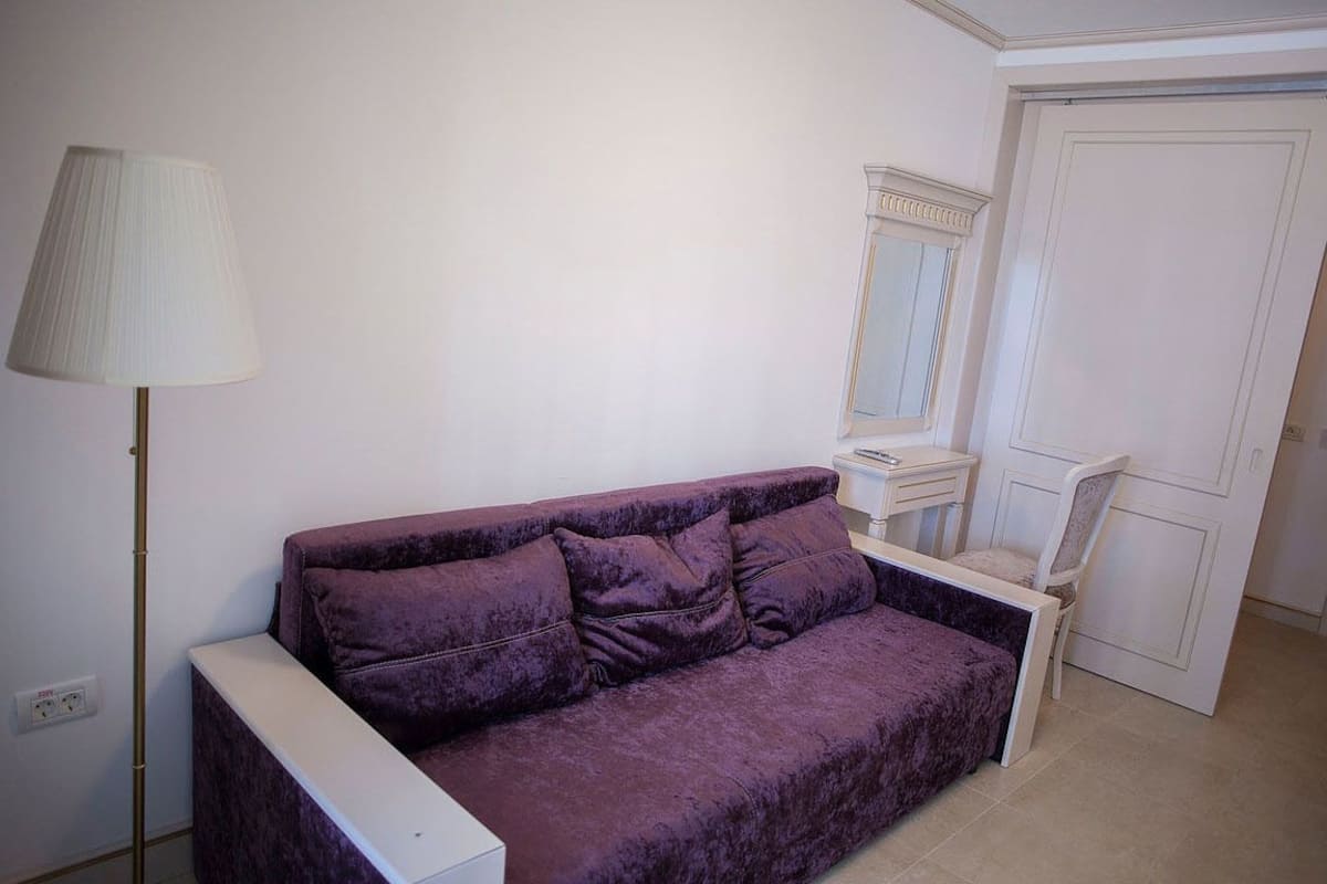 suite | living area | led tv