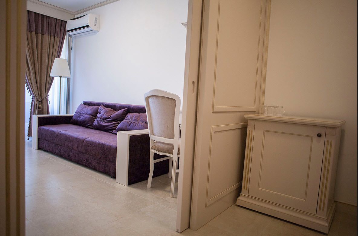 suite | living area | led tv