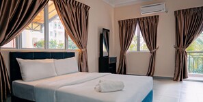 Estudio | Cortinas blackout, tabla de planchar con plancha y wifi gratis 