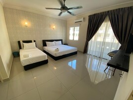 Cortinas blackout, tabla de planchar con plancha y wifi gratis 