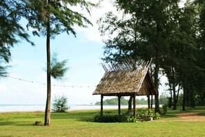 BBQ/picnic Area - Tiara Desaru Residences (Bandar Penawar)