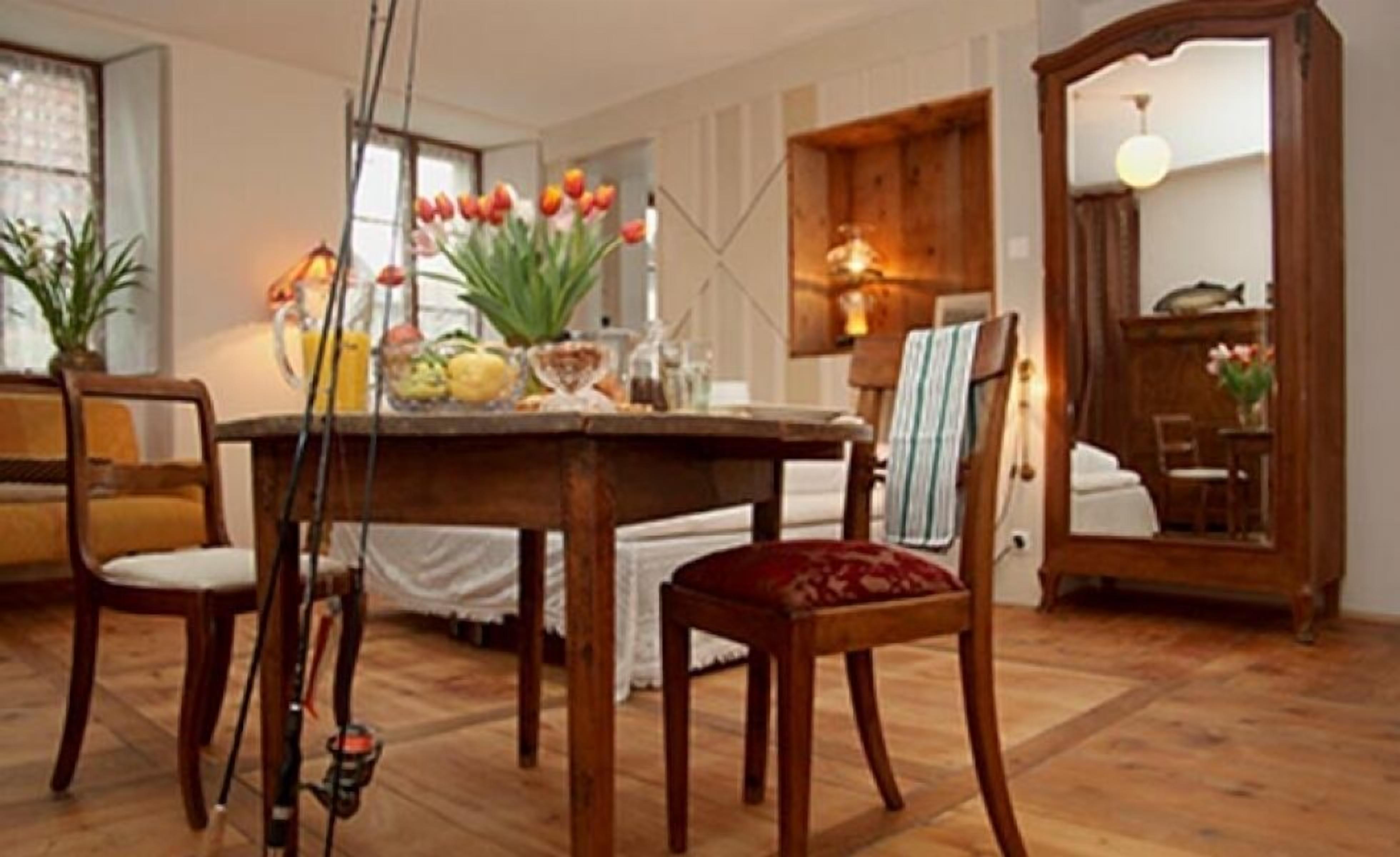 Suíte família | Opções para refeição no quarto