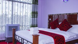 In-room safe, desk, free WiFi, bed sheets - Africana Grand Hotel Arusha (Arusha)