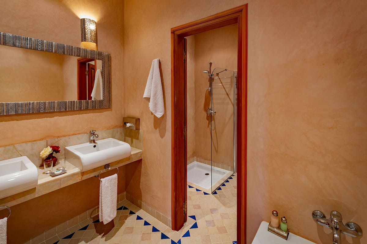 superior room | bathroom | eco-friendly toiletries, hair dryer, bidet, towels