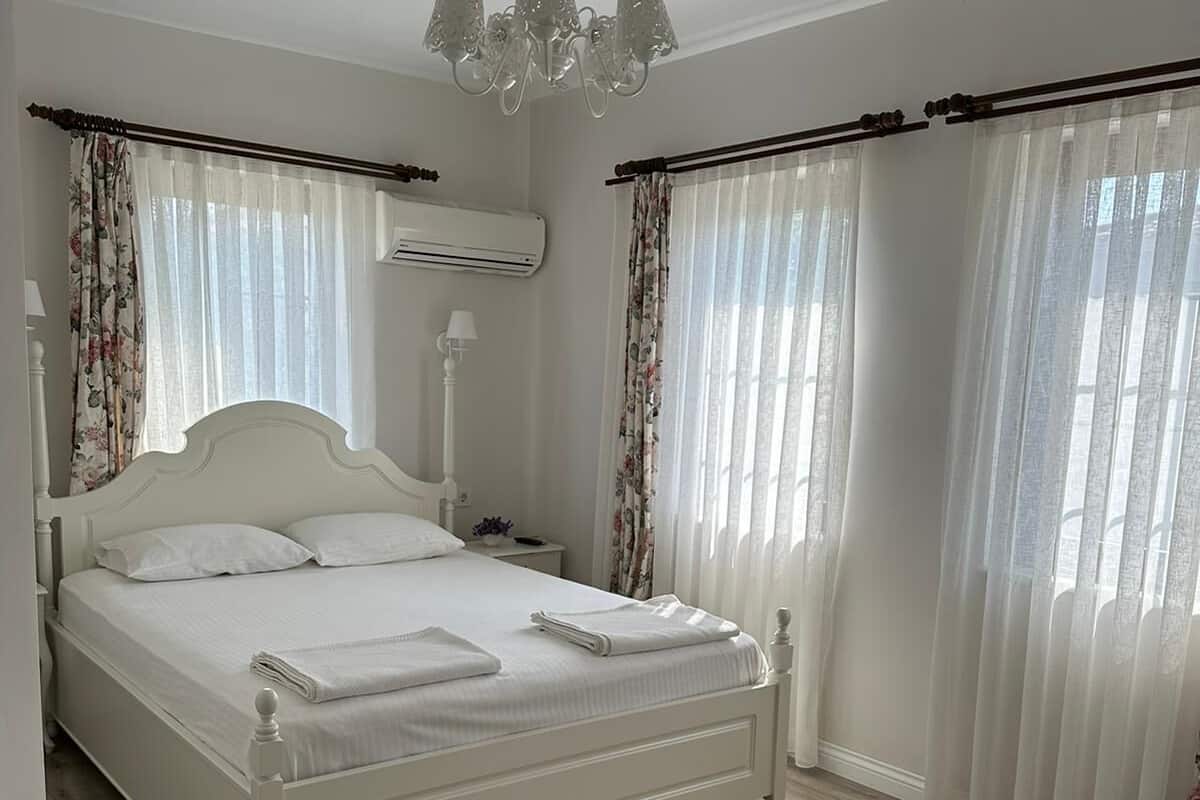 standard double or twin room | iron/ironing board, rollaway beds, free wifi