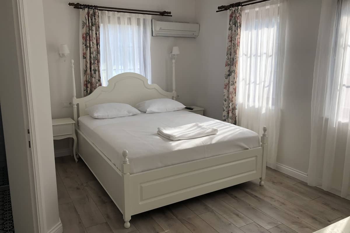 iron/ironing board, rollaway beds, free wifi