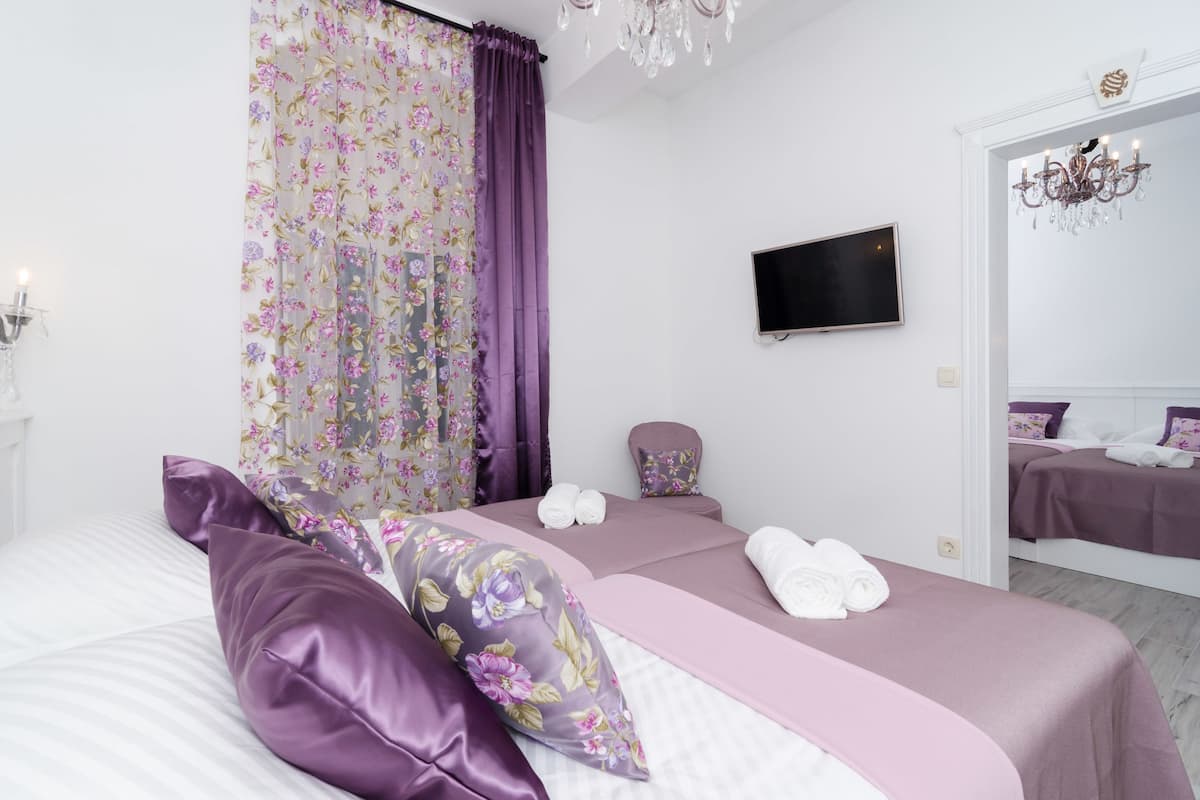 Kamar Comfort, 1 kamar tidur, pemandangan kota | Minibar dan didekorasi berbeda-beda