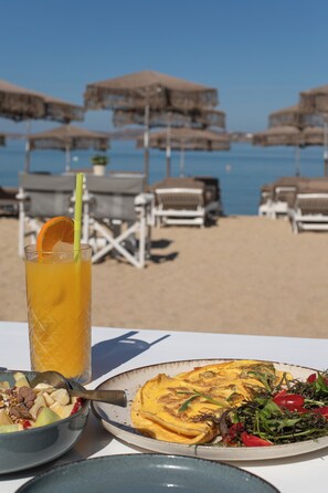 Unclassified image, 5 of 95, button - Agia Anna on the beach (Mykonos)