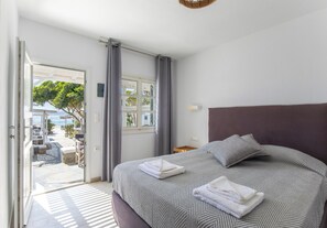 Deluxe Triple Room, Terrace, Sea View