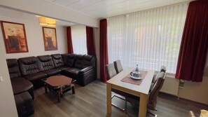 Apartament | Sala d'estar | Televisor de pantalla plana 