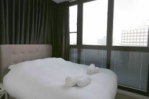 Design Penthouse, 3 Bedrooms | 3 bedrooms, blackout curtains, iron/ironing board, free cots/infant beds - Holyguest - Harakevet 413 (Tel Aviv)