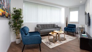 Living room - Holyguest - Mendele (Tel Aviv)