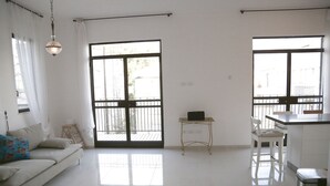 Design Apartment | Living room - Holyguest - Hess St. 8 (Tel Aviv)
