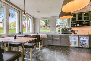 Frokost er inkludert på hverdagene