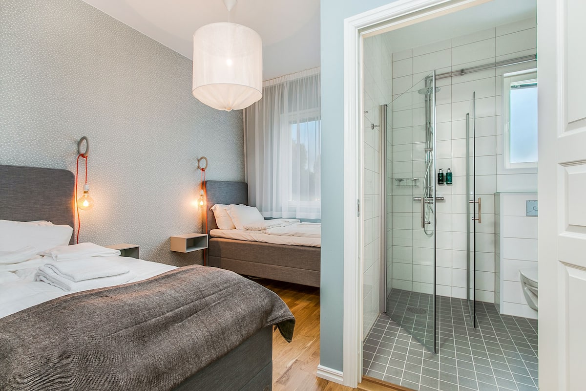 standard twin room, 2 single beds | hypo-allergenic bedding, individually decorated, individually furnished