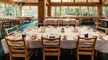 Breakfast, lunch and dinner served