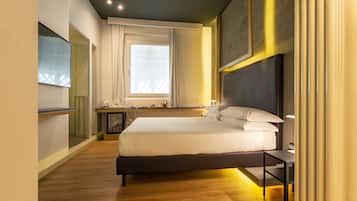 Hochwertige Bettwaren, Minibar, Zimmersafe, Schreibtisch