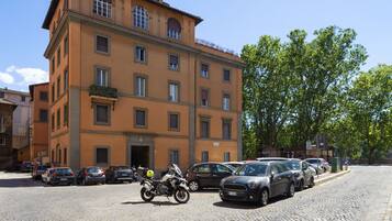 Fachada da propriedade