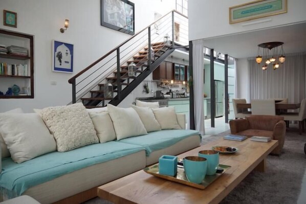 Villa, 2 Bedrooms, City View | Living room | TV - Holyguest - Migdal (Tel Aviv)