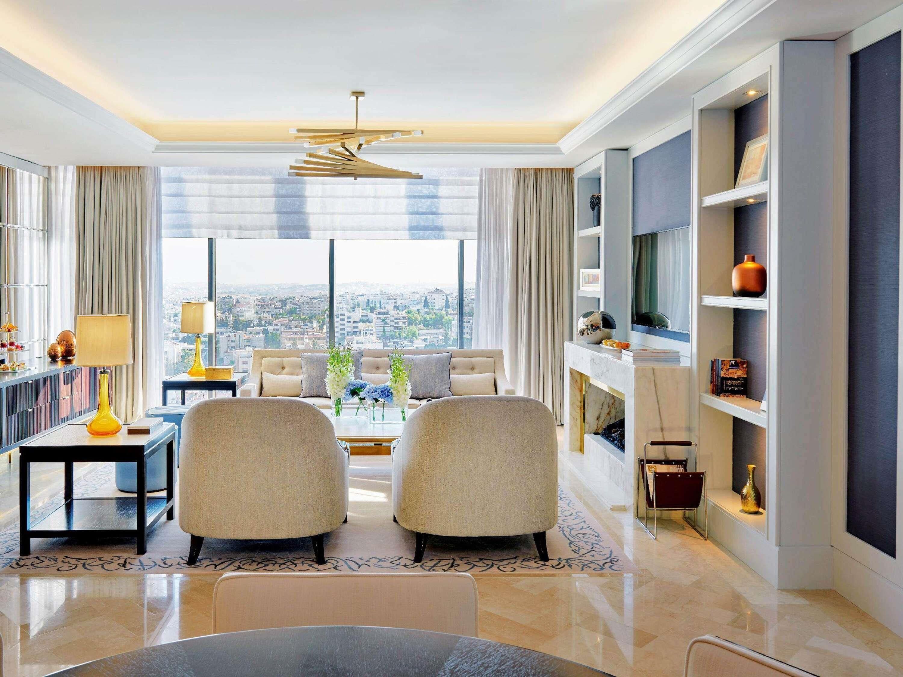 Phòng Suite Executive, hút thuốc | Bộ đồ giường cao cấp, chăn bông, minibar, két bảo mật tại phòng 