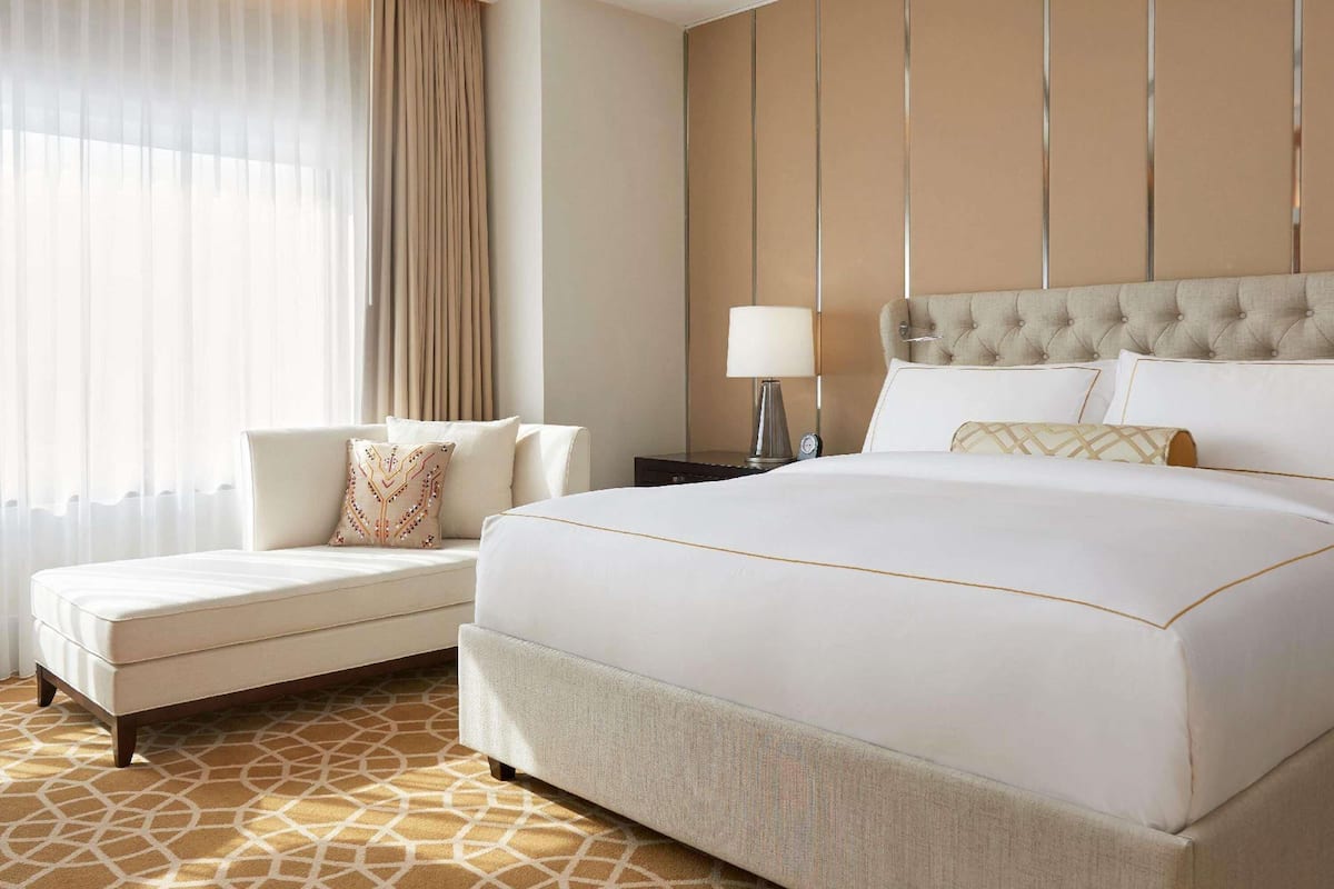 Biancheria da letto di alta qualità, copriletto in piuma, minibar