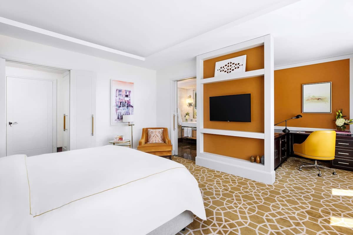 SÀngtillbehör av högsta kvalitet, duntÀcken och minibar