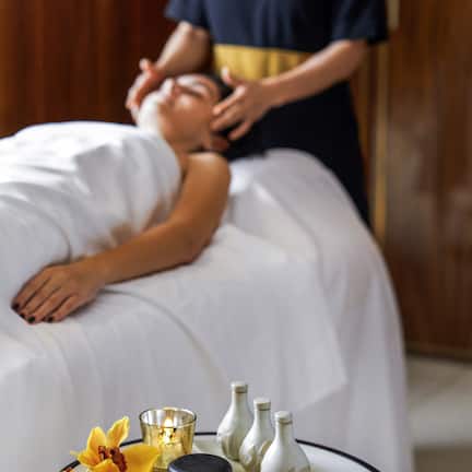 Couples treatment rooms, sauna, hot tub, steam room, Turkish bath