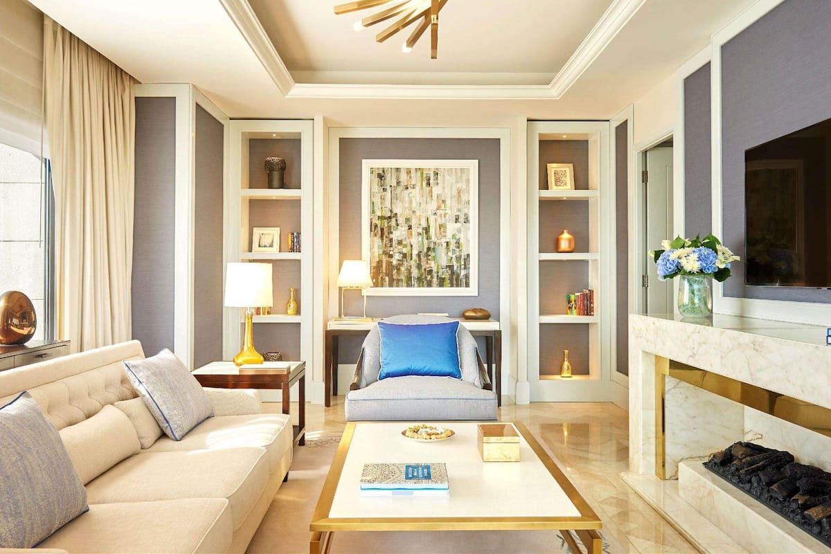 Suite, 1 habitación, para no fumadores | Ropa de cama de alta calidad, edredón y minibar