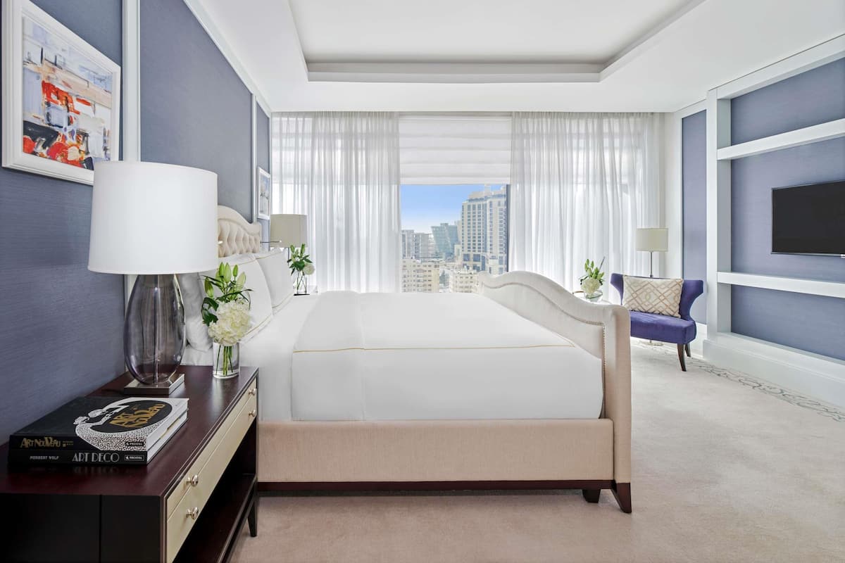 Premium bedding, down comforters, minibar, in-room safe