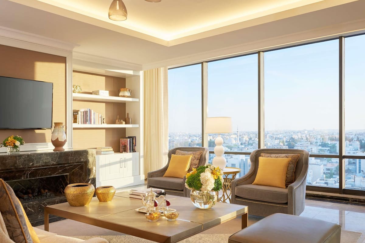 1 bedroom, premium bedding, down comforters, minibar