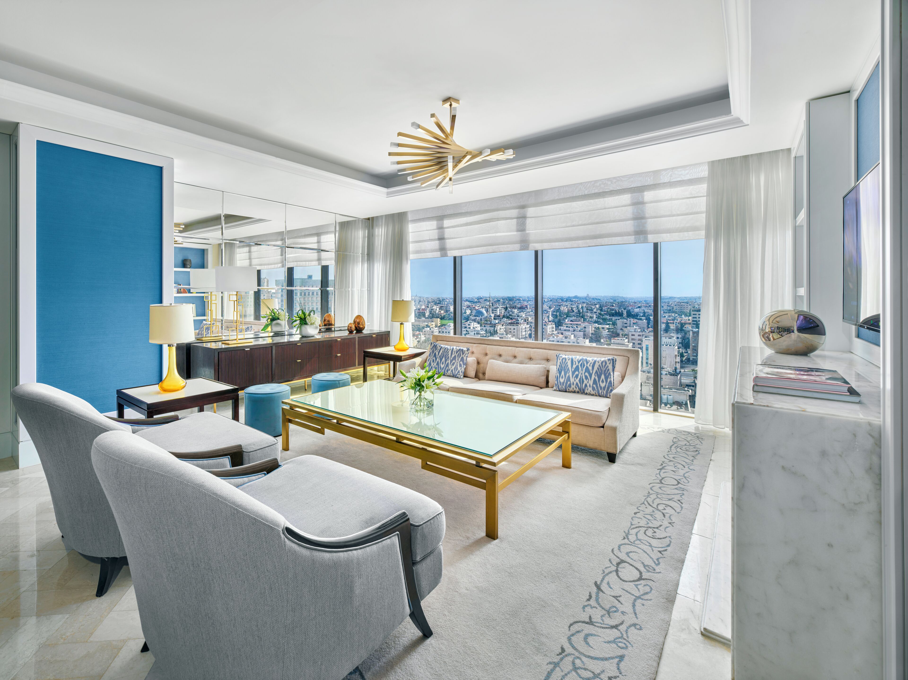 43 インチのLED テレビ (衛星放送視聴可)、テレビ