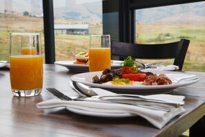 Desayuno buffet todos los días (con cargo)
