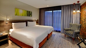 Ropa de cama de alta calidad y minibar 