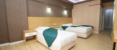 1 chambre, articles gratuits dans le mini-bar, bureau