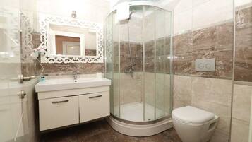 Classic Twin Room, 1 Bedroom | Bathroom | Shower, free toiletries, hair dryer, slippers